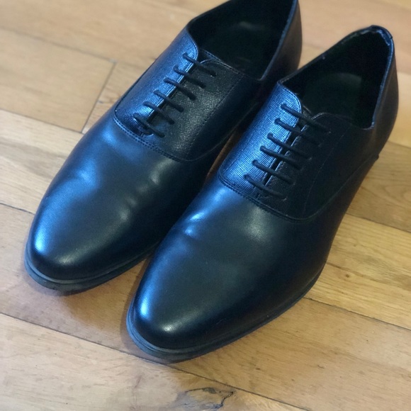 Shoes - Picture 4 of 5